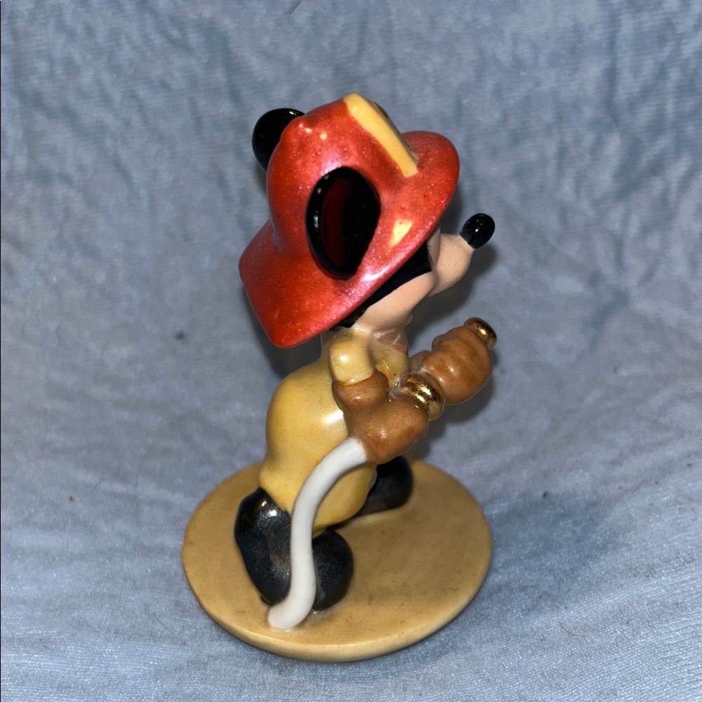 Disney Mickey Mouse Porcelain fireman ceramic figurine - Picture 5 of 11